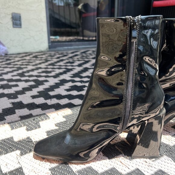 PrettyLittleThing Black Square Toe Ankle Boots - Picture 4 of 6